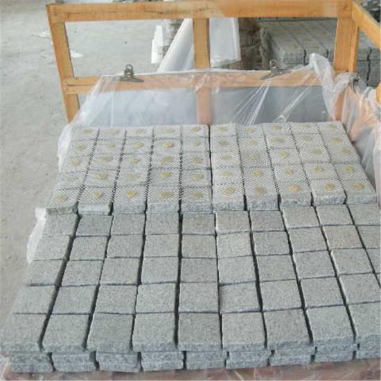 a0f3d0aa715eeea799a6ce57b89ac4e2_medium Mesh White Granite Flamed Cobbles G603